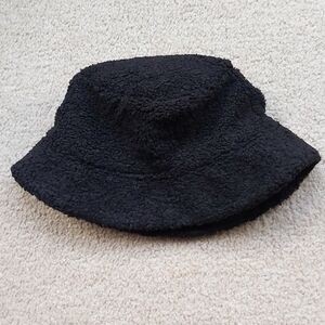 BNWOT Ardene Black Sherpa Bucket Hat